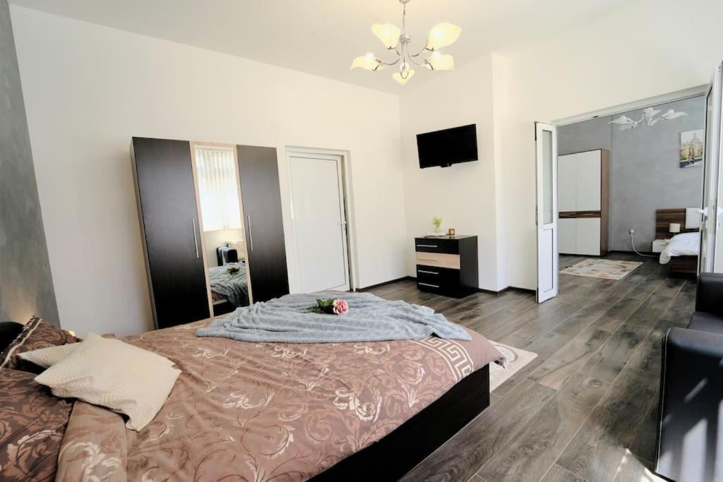 Cozy 2-Bedroom Flat In The Very Center Of Sofia Exterior foto